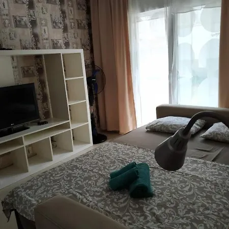 In Polichrono Apartment *